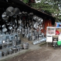 Berburu Oleh-Oleh Lebaran Alat Rumah Tangga di Banyuwangi